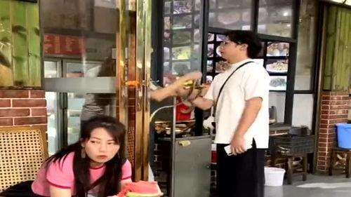 吃瓜碰到男女吵架,一场男女争吵背后的真相揭晓